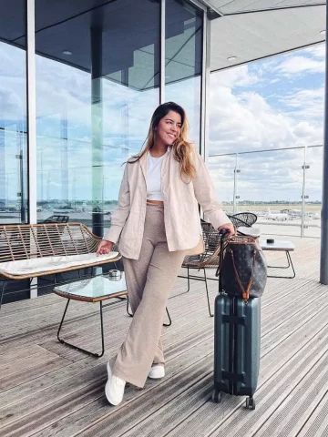 Comfy Airport Outfits Travel Outfits 001