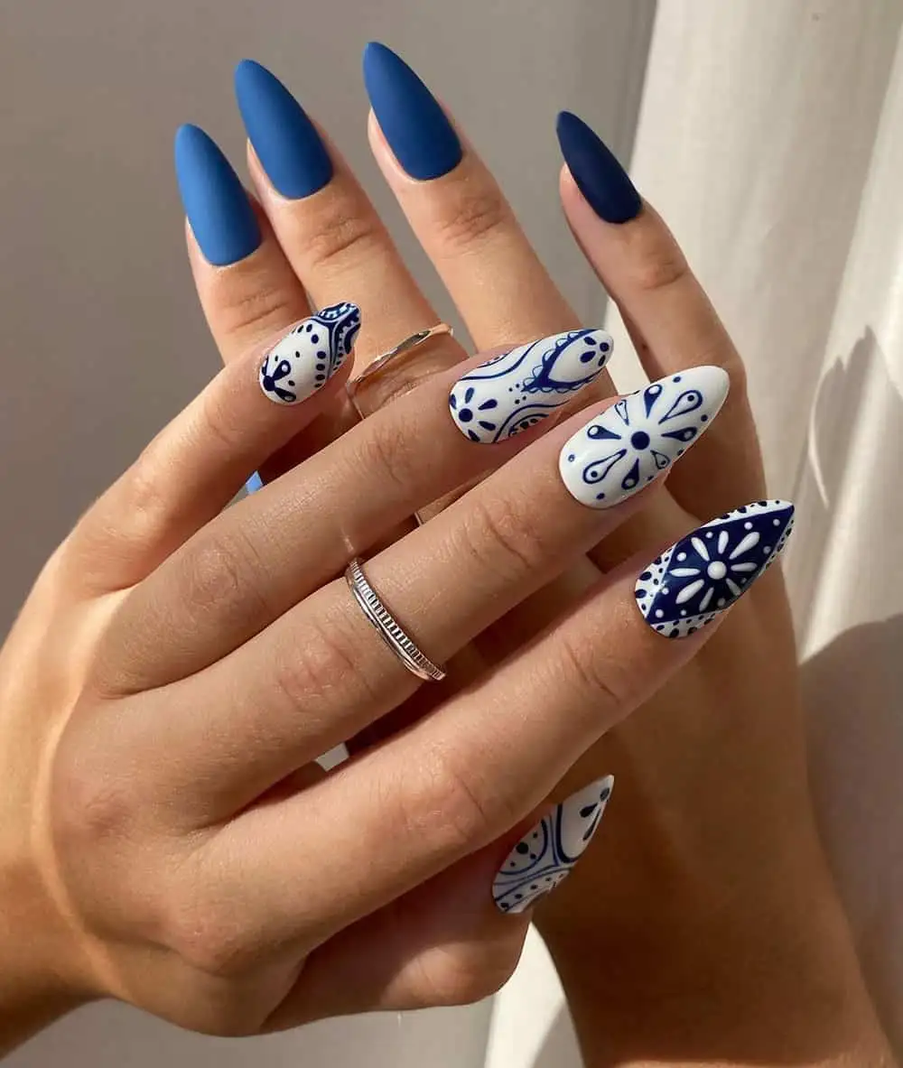 Navy Blue Nautical Nails: How to Get the Perfect Look