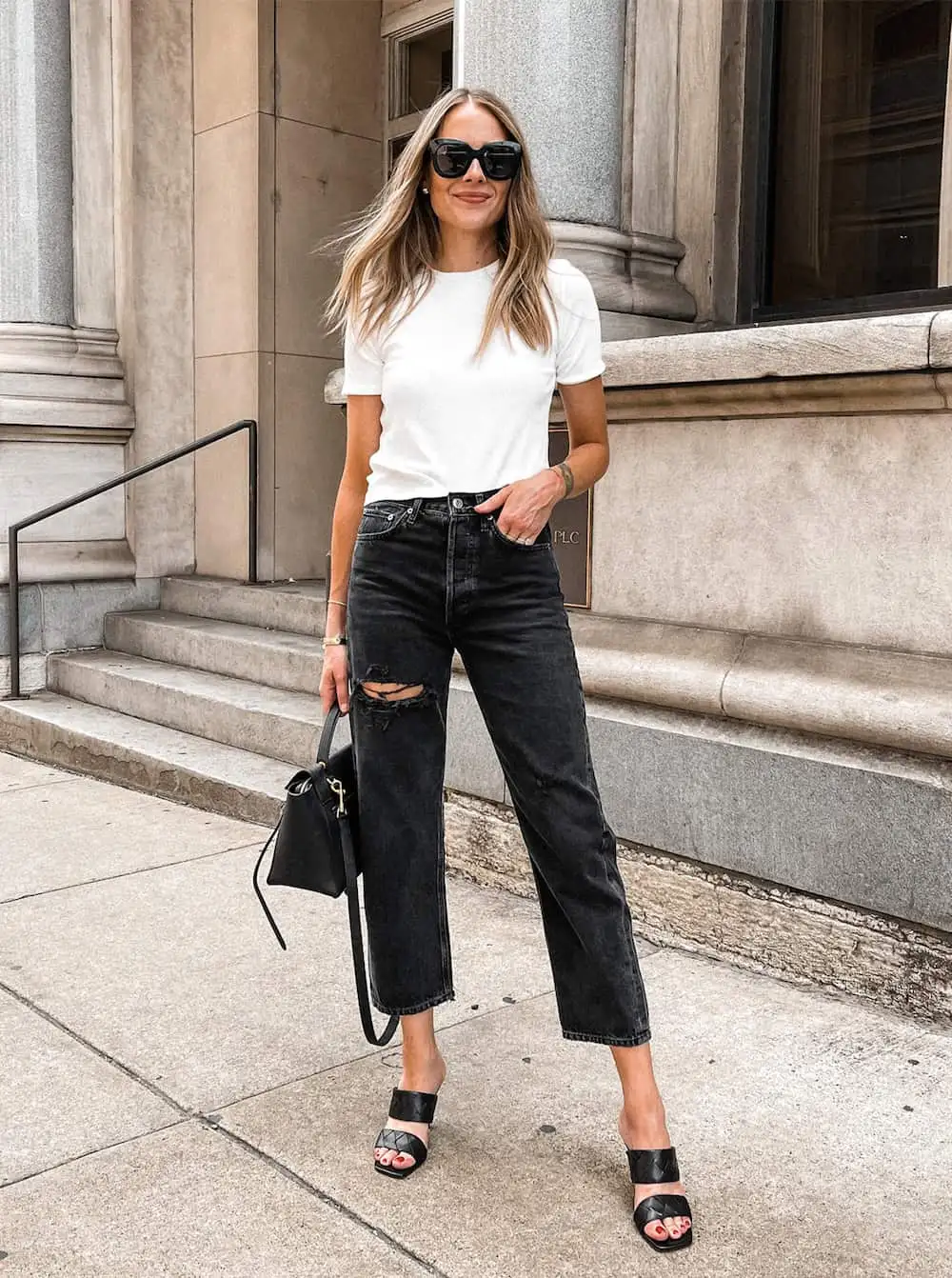 What Shoes To Wear With Straight Leg Jeans: A Complete Guide