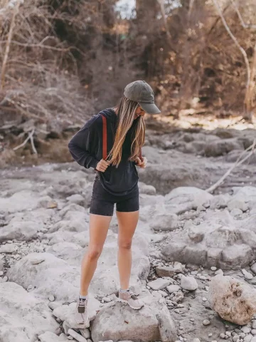 What To Wear On Hiking Date 001